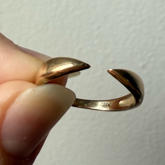 Ring Concierge Gold Claw Stackable Ring - Picture 3 of 6